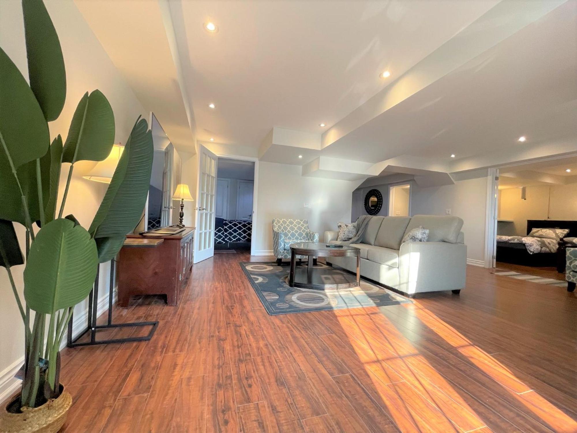 Cozy Lovely Ravine Facing Suite. Mississauga Exterior photo